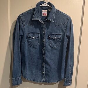 Women's Levi's® Western Denim Shirt size small EUC